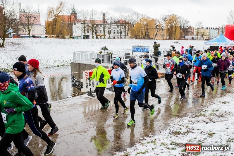 Zdjęcie w galerii na portalu naszraciborz.pl: Paweł Pac z Brzegu wygrał dziś V Bieg Nadodrzański w Raciborzu FOTO i WIDEO wiadomości z regionu