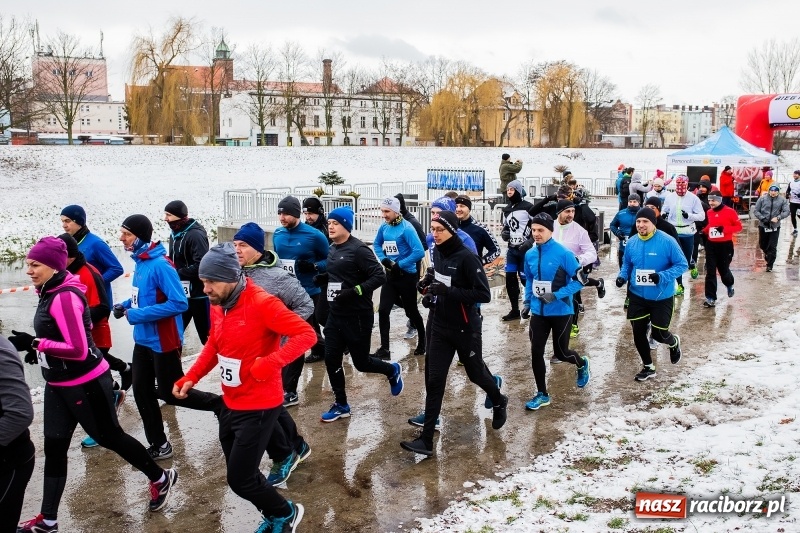 Zdjęcie w galerii na portalu naszraciborz.pl: Paweł Pac z Brzegu wygrał dziś V Bieg Nadodrzański w Raciborzu FOTO i WIDEO wiadomości z regionu