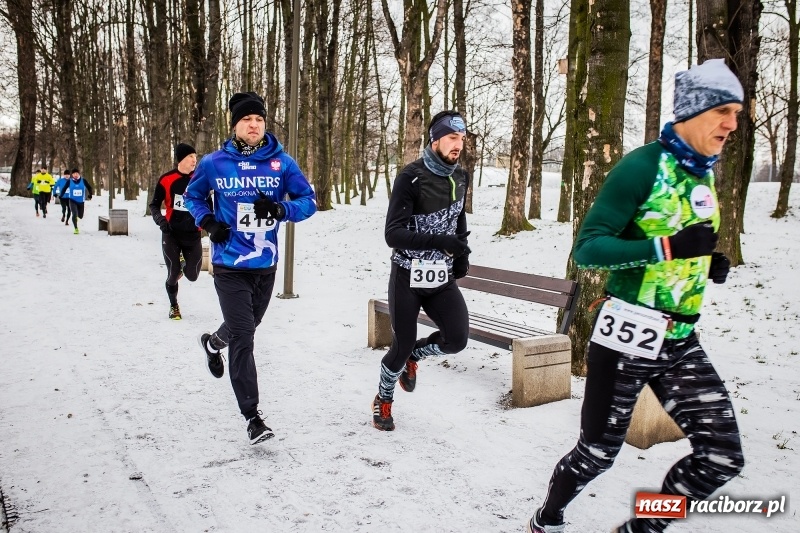 Zdjęcie w galerii na portalu naszraciborz.pl: Paweł Pac z Brzegu wygrał dziś V Bieg Nadodrzański w Raciborzu FOTO i WIDEO wiadomości z regionu