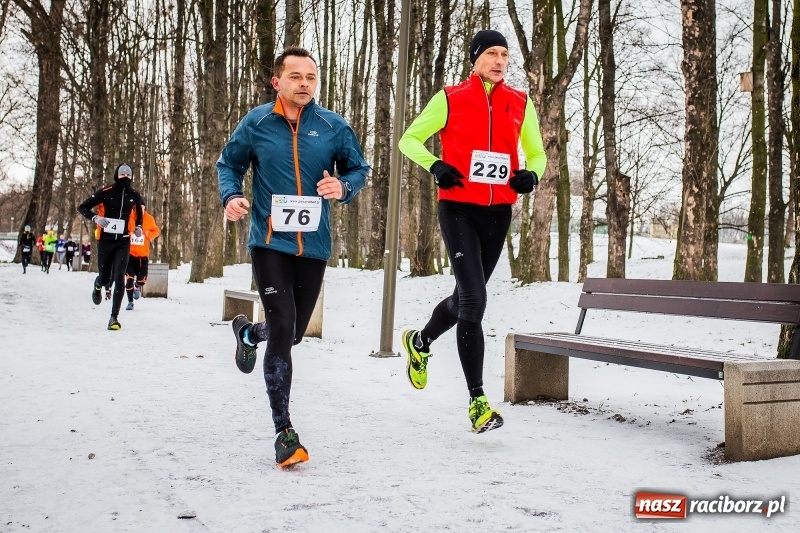 Zdjęcie w galerii na portalu naszraciborz.pl: Paweł Pac z Brzegu wygrał dziś V Bieg Nadodrzański w Raciborzu FOTO i WIDEO wiadomości z regionu