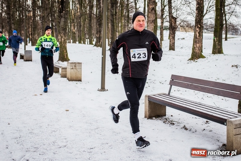 Zdjęcie w galerii na portalu naszraciborz.pl: Paweł Pac z Brzegu wygrał dziś V Bieg Nadodrzański w Raciborzu FOTO i WIDEO wiadomości z regionu