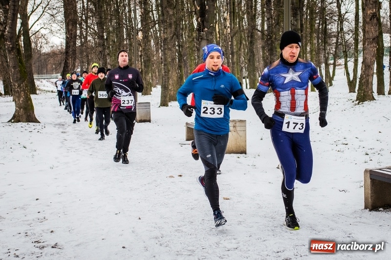 Zdjęcie w galerii na portalu naszraciborz.pl: Paweł Pac z Brzegu wygrał dziś V Bieg Nadodrzański w Raciborzu FOTO i WIDEO wiadomości z regionu