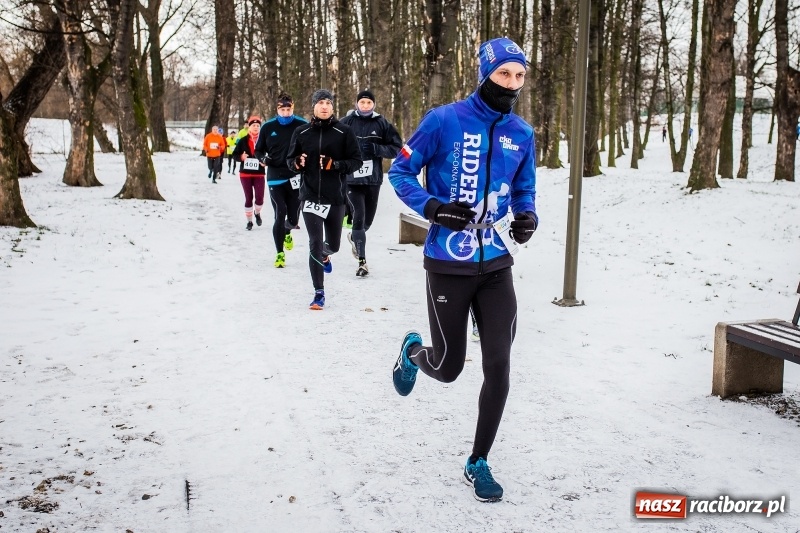 Zdjęcie w galerii na portalu naszraciborz.pl: Paweł Pac z Brzegu wygrał dziś V Bieg Nadodrzański w Raciborzu FOTO i WIDEO wiadomości z regionu