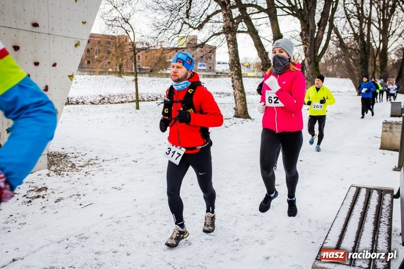 Zdjęcie w galerii na portalu naszraciborz.pl: Paweł Pac z Brzegu wygrał dziś V Bieg Nadodrzański w Raciborzu FOTO i WIDEO wiadomości z regionu