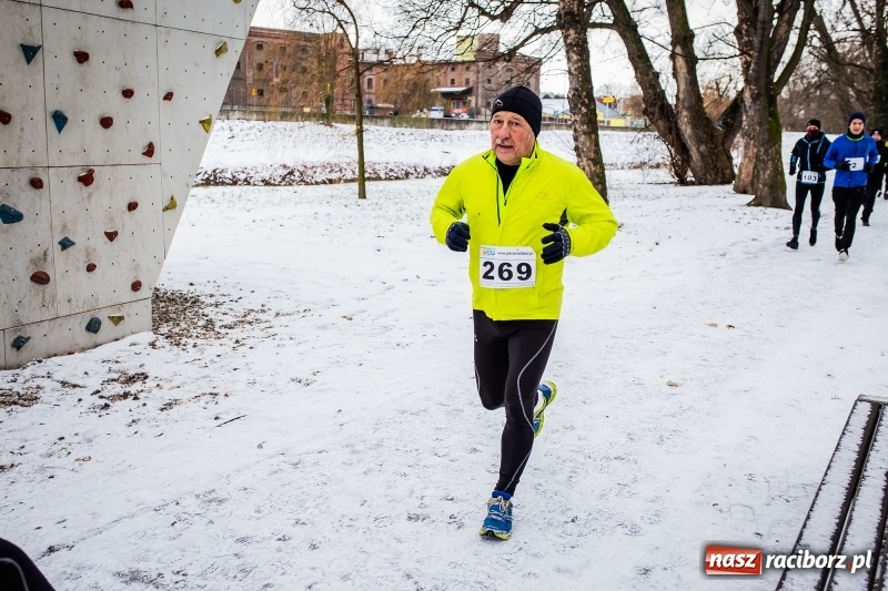Zdjęcie w galerii na portalu naszraciborz.pl: Paweł Pac z Brzegu wygrał dziś V Bieg Nadodrzański w Raciborzu FOTO i WIDEO wiadomości z regionu