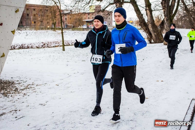 Zdjęcie w galerii na portalu naszraciborz.pl: Paweł Pac z Brzegu wygrał dziś V Bieg Nadodrzański w Raciborzu FOTO i WIDEO wiadomości z regionu