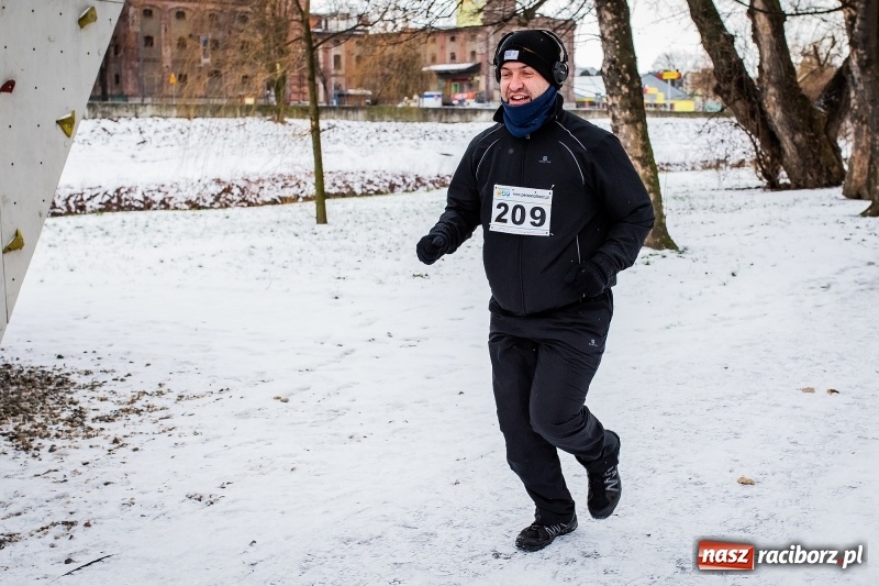 Zdjęcie w galerii na portalu naszraciborz.pl: Paweł Pac z Brzegu wygrał dziś V Bieg Nadodrzański w Raciborzu FOTO i WIDEO wiadomości z regionu
