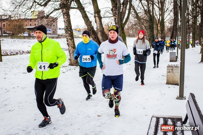 Zdjęcie w galerii na portalu naszraciborz.pl: Paweł Pac z Brzegu wygrał dziś V Bieg Nadodrzański w Raciborzu FOTO i WIDEO wiadomości z regionu