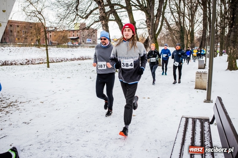 Zdjęcie w galerii na portalu naszraciborz.pl: Paweł Pac z Brzegu wygrał dziś V Bieg Nadodrzański w Raciborzu FOTO i WIDEO wiadomości z regionu