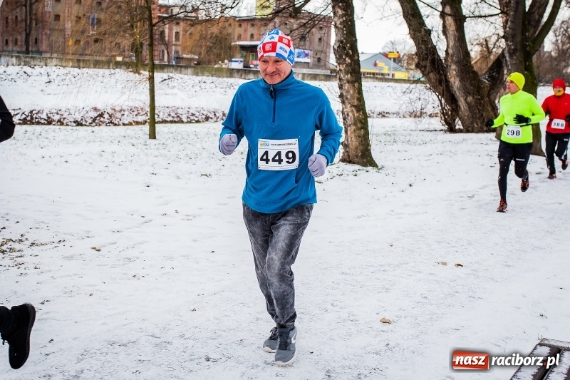 Zdjęcie w galerii na portalu naszraciborz.pl: Paweł Pac z Brzegu wygrał dziś V Bieg Nadodrzański w Raciborzu FOTO i WIDEO wiadomości z regionu