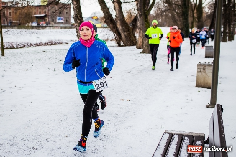 Zdjęcie w galerii na portalu naszraciborz.pl: Paweł Pac z Brzegu wygrał dziś V Bieg Nadodrzański w Raciborzu FOTO i WIDEO wiadomości z regionu
