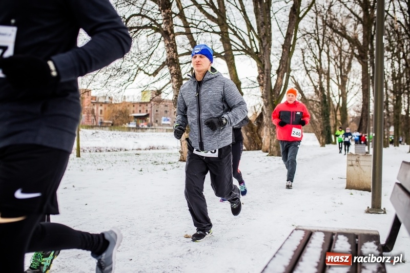 Zdjęcie w galerii na portalu naszraciborz.pl: Paweł Pac z Brzegu wygrał dziś V Bieg Nadodrzański w Raciborzu FOTO i WIDEO wiadomości z regionu