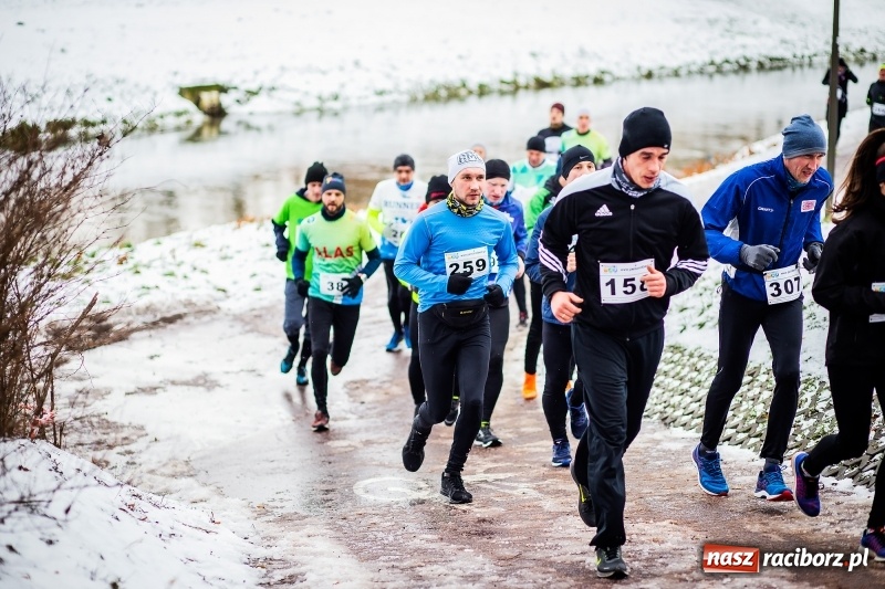 Zdjęcie w galerii na portalu naszraciborz.pl: Paweł Pac z Brzegu wygrał dziś V Bieg Nadodrzański w Raciborzu FOTO i WIDEO wiadomości z regionu