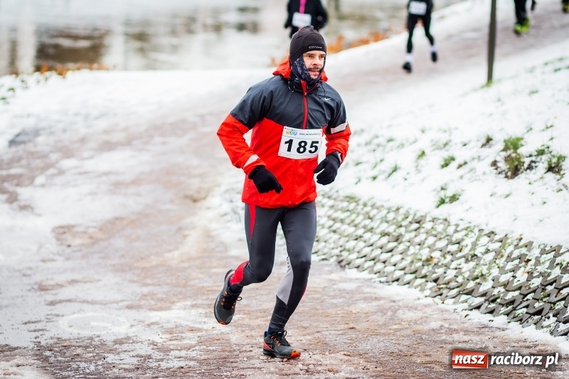 Zdjęcie w galerii na portalu naszraciborz.pl: Paweł Pac z Brzegu wygrał dziś V Bieg Nadodrzański w Raciborzu FOTO i WIDEO wiadomości z regionu