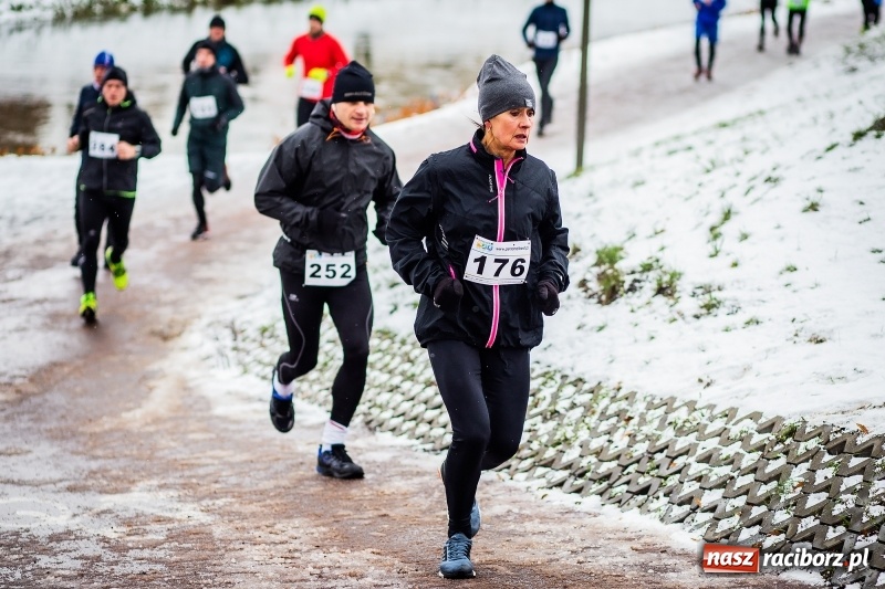 Zdjęcie w galerii na portalu naszraciborz.pl: Paweł Pac z Brzegu wygrał dziś V Bieg Nadodrzański w Raciborzu FOTO i WIDEO wiadomości z regionu