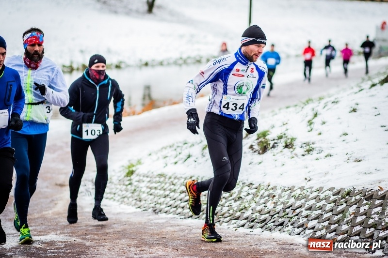 Zdjęcie w galerii na portalu naszraciborz.pl: Paweł Pac z Brzegu wygrał dziś V Bieg Nadodrzański w Raciborzu FOTO i WIDEO wiadomości z regionu