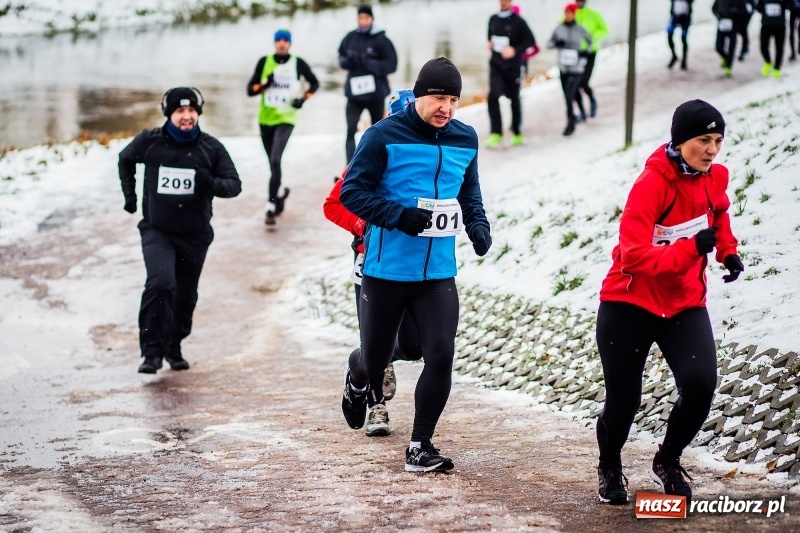 Zdjęcie w galerii na portalu naszraciborz.pl: Paweł Pac z Brzegu wygrał dziś V Bieg Nadodrzański w Raciborzu FOTO i WIDEO wiadomości z regionu