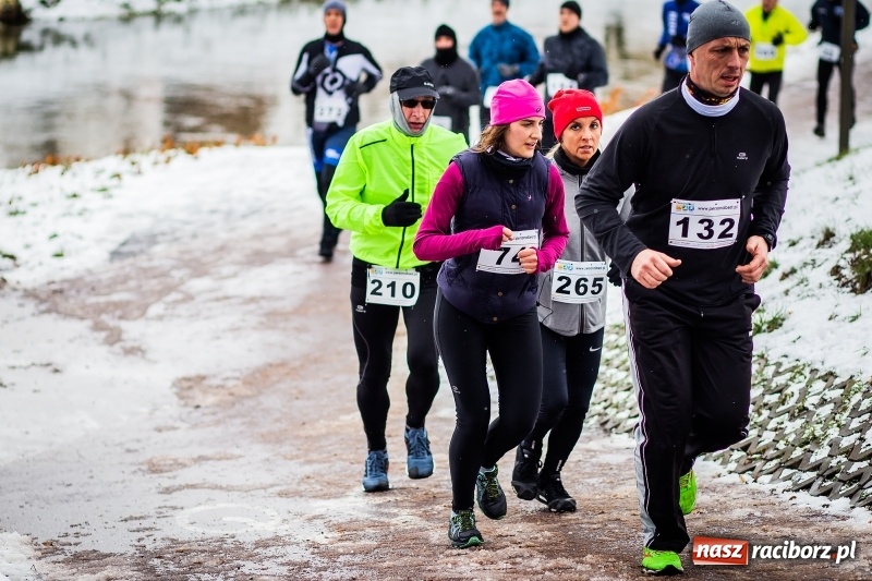 Zdjęcie w galerii na portalu naszraciborz.pl: Paweł Pac z Brzegu wygrał dziś V Bieg Nadodrzański w Raciborzu FOTO i WIDEO wiadomości z regionu
