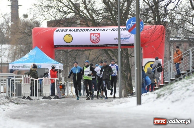 Zdjęcie w galerii na portalu naszraciborz.pl: Paweł Pac z Brzegu wygrał dziś V Bieg Nadodrzański w Raciborzu FOTO i WIDEO wiadomości z regionu