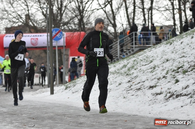 Zdjęcie w galerii na portalu naszraciborz.pl: Paweł Pac z Brzegu wygrał dziś V Bieg Nadodrzański w Raciborzu FOTO i WIDEO wiadomości z regionu