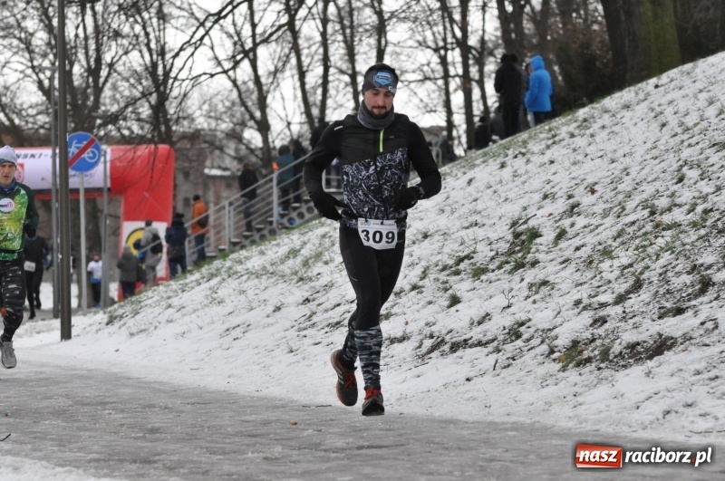 Zdjęcie w galerii na portalu naszraciborz.pl: Paweł Pac z Brzegu wygrał dziś V Bieg Nadodrzański w Raciborzu FOTO i WIDEO wiadomości z regionu