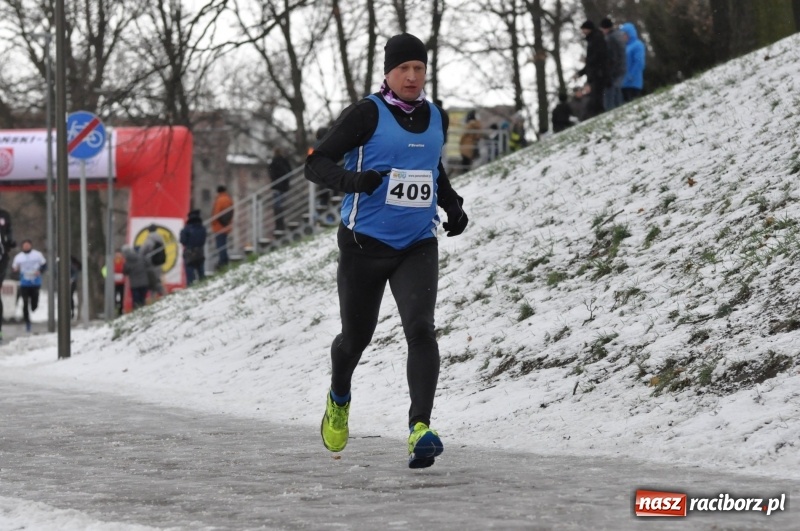 Zdjęcie w galerii na portalu naszraciborz.pl: Paweł Pac z Brzegu wygrał dziś V Bieg Nadodrzański w Raciborzu FOTO i WIDEO wiadomości z regionu