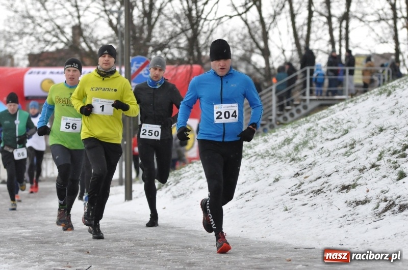 Zdjęcie w galerii na portalu naszraciborz.pl: Paweł Pac z Brzegu wygrał dziś V Bieg Nadodrzański w Raciborzu FOTO i WIDEO wiadomości z regionu