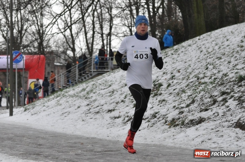 Zdjęcie w galerii na portalu naszraciborz.pl: Paweł Pac z Brzegu wygrał dziś V Bieg Nadodrzański w Raciborzu FOTO i WIDEO wiadomości z regionu