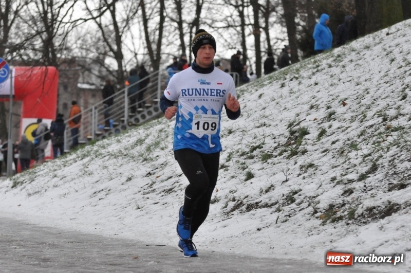 Zdjęcie w galerii na portalu naszraciborz.pl: Paweł Pac z Brzegu wygrał dziś V Bieg Nadodrzański w Raciborzu FOTO i WIDEO wiadomości z regionu