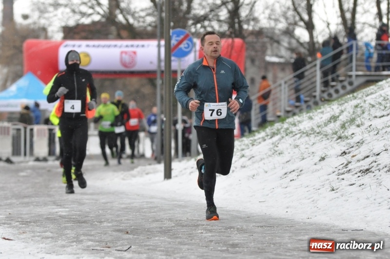 Zdjęcie w galerii na portalu naszraciborz.pl: Paweł Pac z Brzegu wygrał dziś V Bieg Nadodrzański w Raciborzu FOTO i WIDEO wiadomości z regionu