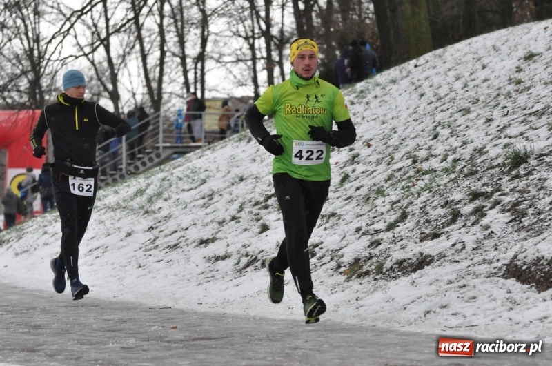 Zdjęcie w galerii na portalu naszraciborz.pl: Paweł Pac z Brzegu wygrał dziś V Bieg Nadodrzański w Raciborzu FOTO i WIDEO wiadomości z regionu