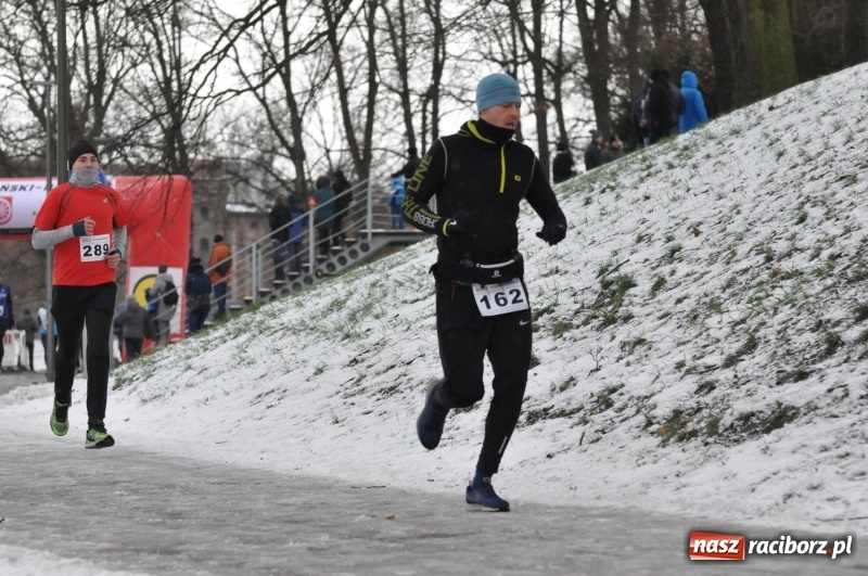 Zdjęcie w galerii na portalu naszraciborz.pl: Paweł Pac z Brzegu wygrał dziś V Bieg Nadodrzański w Raciborzu FOTO i WIDEO wiadomości z regionu