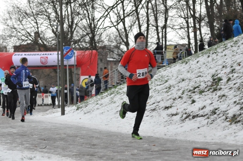 Zdjęcie w galerii na portalu naszraciborz.pl: Paweł Pac z Brzegu wygrał dziś V Bieg Nadodrzański w Raciborzu FOTO i WIDEO wiadomości z regionu