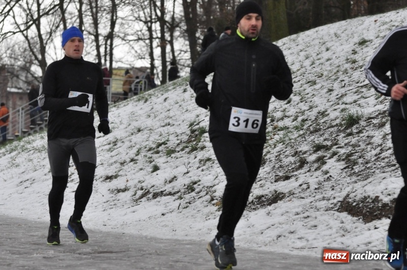 Zdjęcie w galerii na portalu naszraciborz.pl: Paweł Pac z Brzegu wygrał dziś V Bieg Nadodrzański w Raciborzu FOTO i WIDEO wiadomości z regionu