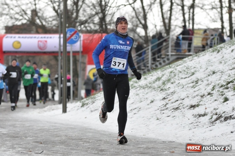 Zdjęcie w galerii na portalu naszraciborz.pl: Paweł Pac z Brzegu wygrał dziś V Bieg Nadodrzański w Raciborzu FOTO i WIDEO wiadomości z regionu
