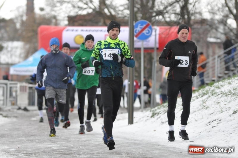 Zdjęcie w galerii na portalu naszraciborz.pl: Paweł Pac z Brzegu wygrał dziś V Bieg Nadodrzański w Raciborzu FOTO i WIDEO wiadomości z regionu