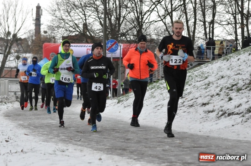Zdjęcie w galerii na portalu naszraciborz.pl: Paweł Pac z Brzegu wygrał dziś V Bieg Nadodrzański w Raciborzu FOTO i WIDEO wiadomości z regionu