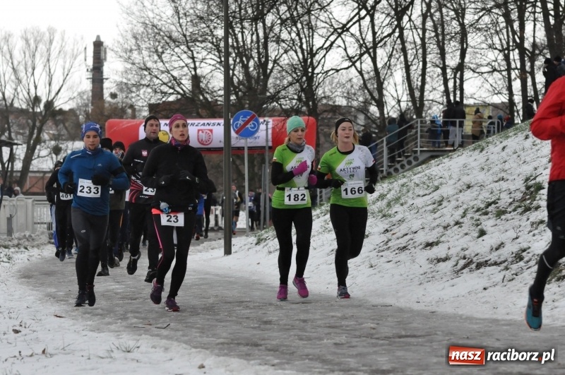 Zdjęcie w galerii na portalu naszraciborz.pl: Paweł Pac z Brzegu wygrał dziś V Bieg Nadodrzański w Raciborzu FOTO i WIDEO wiadomości z regionu