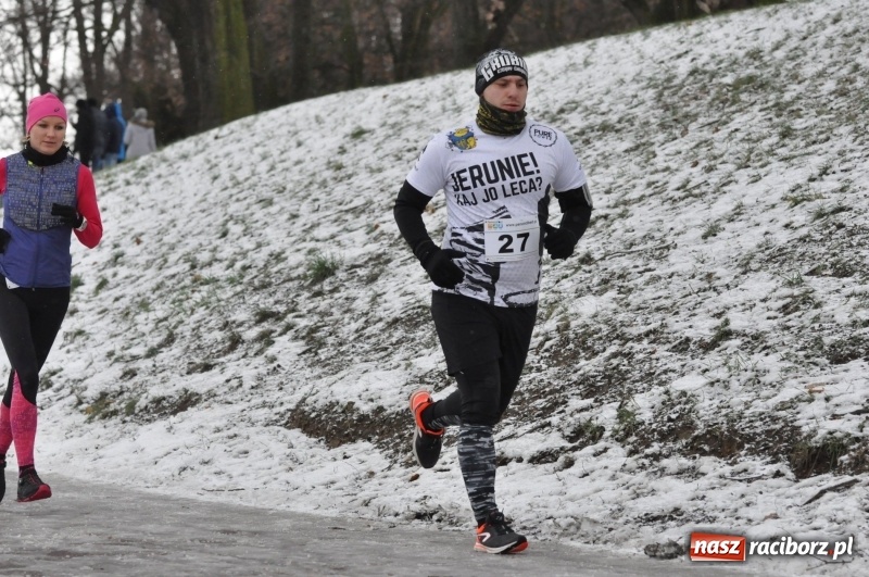 Zdjęcie w galerii na portalu naszraciborz.pl: Paweł Pac z Brzegu wygrał dziś V Bieg Nadodrzański w Raciborzu FOTO i WIDEO wiadomości z regionu