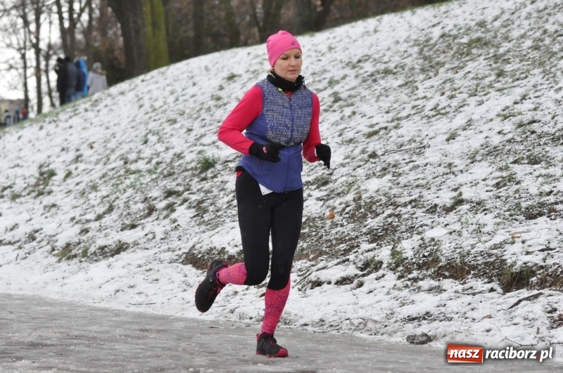 Zdjęcie w galerii na portalu naszraciborz.pl: Paweł Pac z Brzegu wygrał dziś V Bieg Nadodrzański w Raciborzu FOTO i WIDEO wiadomości z regionu