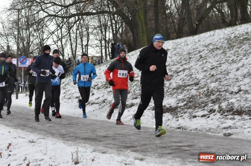 Zdjęcie w galerii na portalu naszraciborz.pl: Paweł Pac z Brzegu wygrał dziś V Bieg Nadodrzański w Raciborzu FOTO i WIDEO wiadomości z regionu