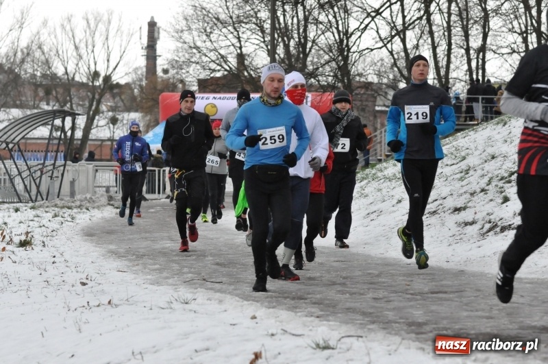 Zdjęcie w galerii na portalu naszraciborz.pl: Paweł Pac z Brzegu wygrał dziś V Bieg Nadodrzański w Raciborzu FOTO i WIDEO wiadomości z regionu