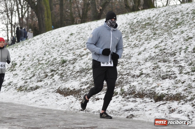 Zdjęcie w galerii na portalu naszraciborz.pl: Paweł Pac z Brzegu wygrał dziś V Bieg Nadodrzański w Raciborzu FOTO i WIDEO wiadomości z regionu