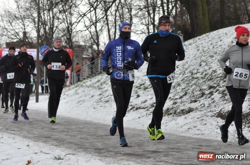 Zdjęcie w galerii na portalu naszraciborz.pl: Paweł Pac z Brzegu wygrał dziś V Bieg Nadodrzański w Raciborzu FOTO i WIDEO wiadomości z regionu