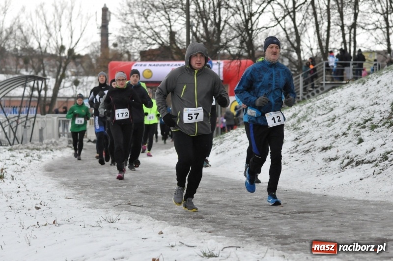 Zdjęcie w galerii na portalu naszraciborz.pl: Paweł Pac z Brzegu wygrał dziś V Bieg Nadodrzański w Raciborzu FOTO i WIDEO wiadomości z regionu