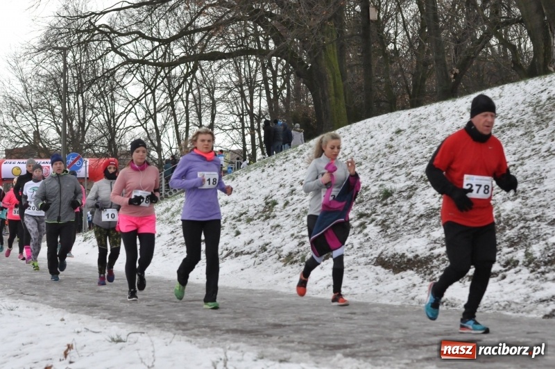 Zdjęcie w galerii na portalu naszraciborz.pl: Paweł Pac z Brzegu wygrał dziś V Bieg Nadodrzański w Raciborzu FOTO i WIDEO wiadomości z regionu