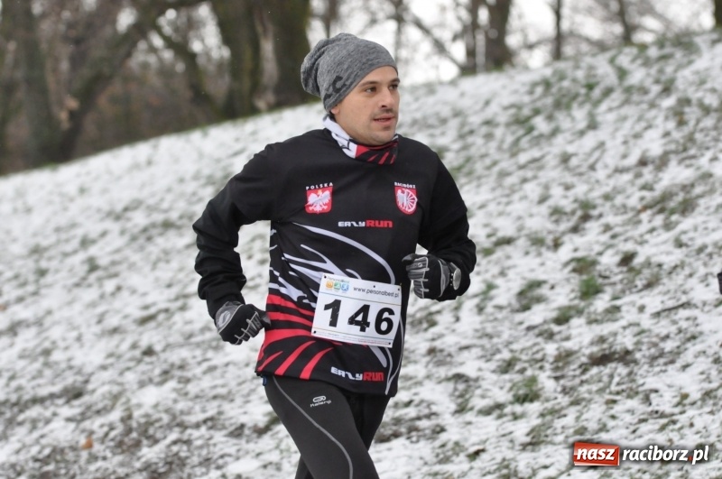 Zdjęcie w galerii na portalu naszraciborz.pl: Paweł Pac z Brzegu wygrał dziś V Bieg Nadodrzański w Raciborzu FOTO i WIDEO wiadomości z regionu