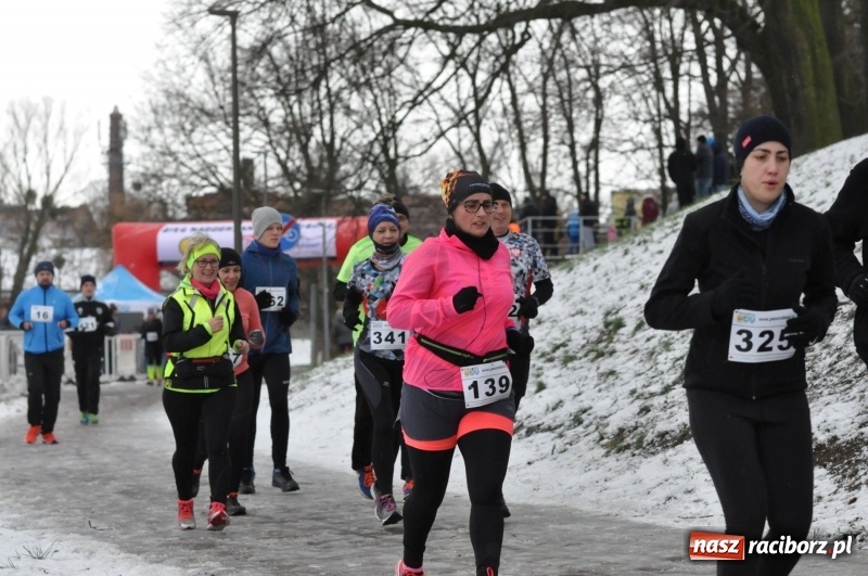 Zdjęcie w galerii na portalu naszraciborz.pl: Paweł Pac z Brzegu wygrał dziś V Bieg Nadodrzański w Raciborzu FOTO i WIDEO wiadomości z regionu