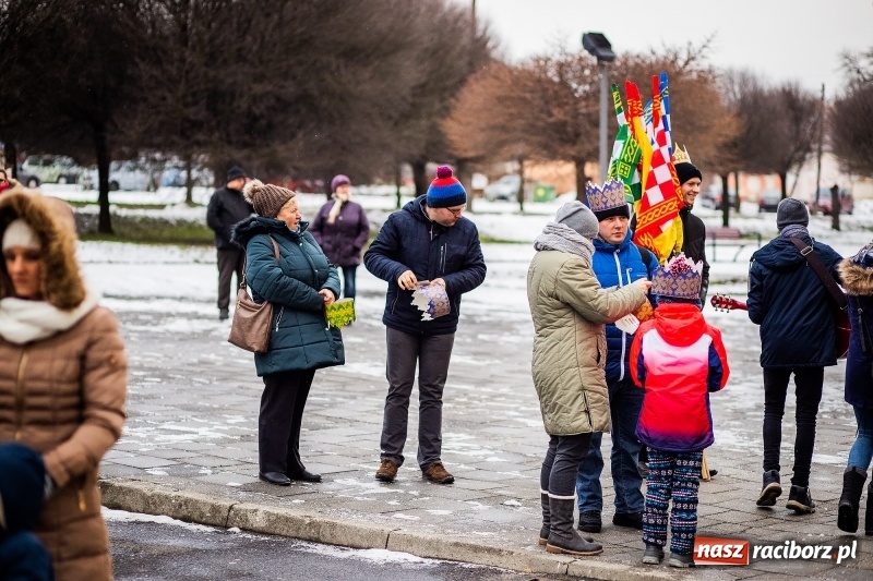 Zdjęcie w galerii na portalu naszraciborz.pl: Raciborski Orszak Trzech Króli tym razem miał trzy strumienie WIDEO wiadomości z regionu
