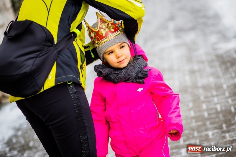 Zdjęcie w galerii na portalu naszraciborz.pl: Raciborski Orszak Trzech Króli tym razem miał trzy strumienie WIDEO wiadomości z regionu